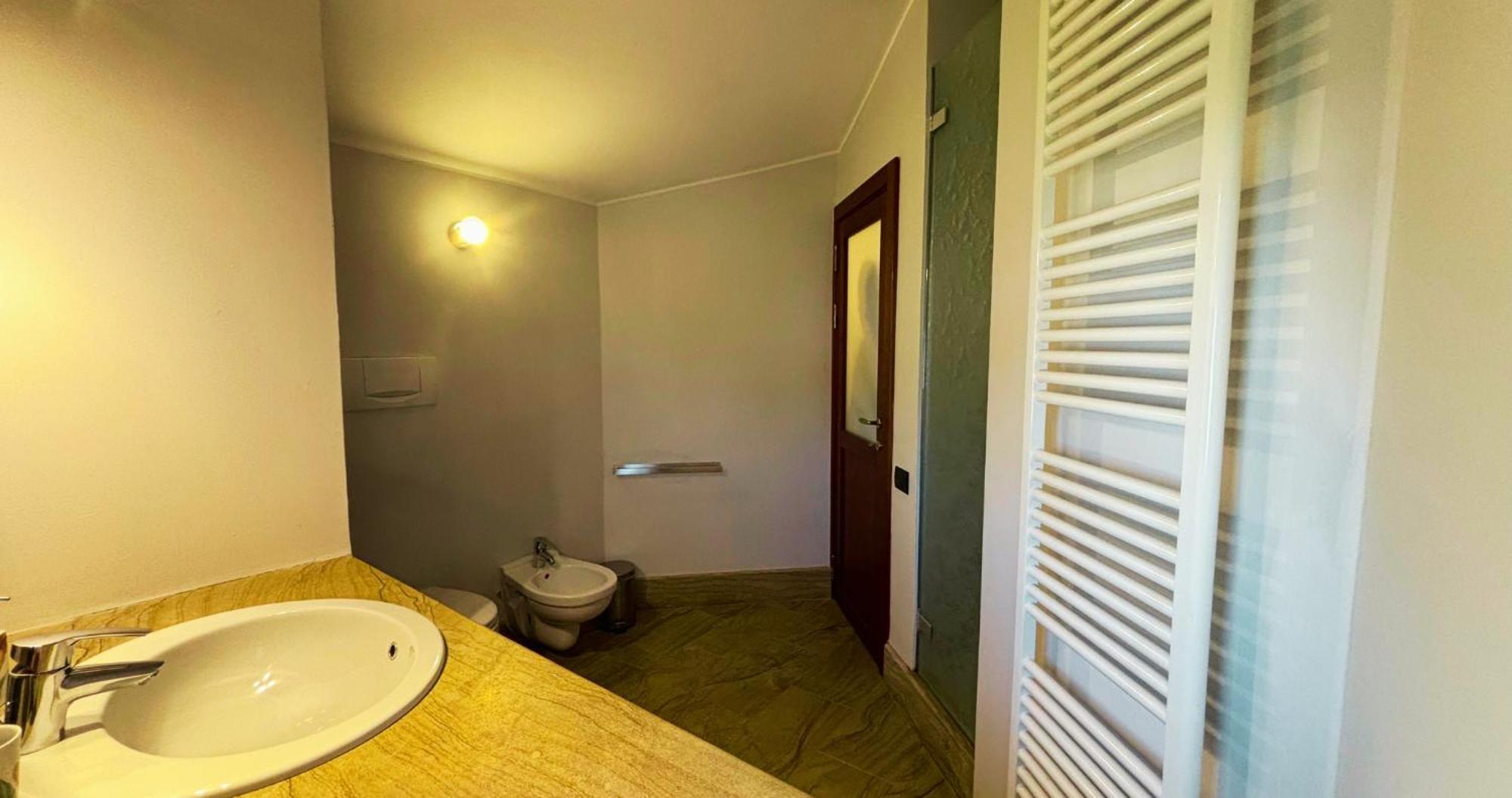 Casa Ceruti Panzió Villa Guardia Kültér fotó