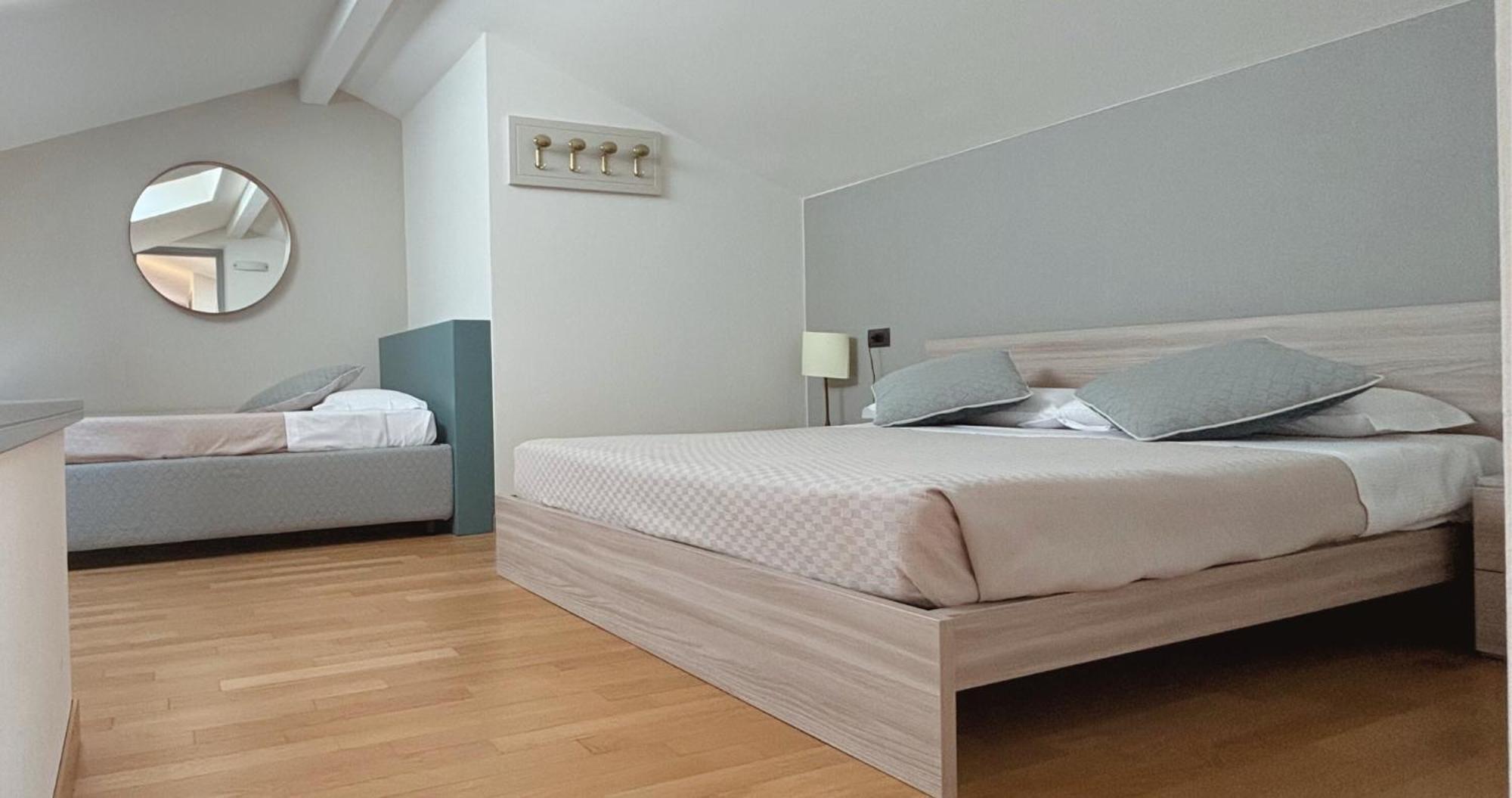 Casa Ceruti Panzió Villa Guardia Kültér fotó
