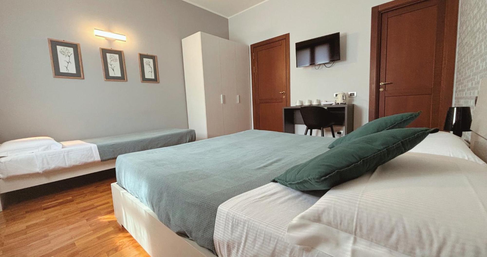 Casa Ceruti Panzió Villa Guardia Kültér fotó